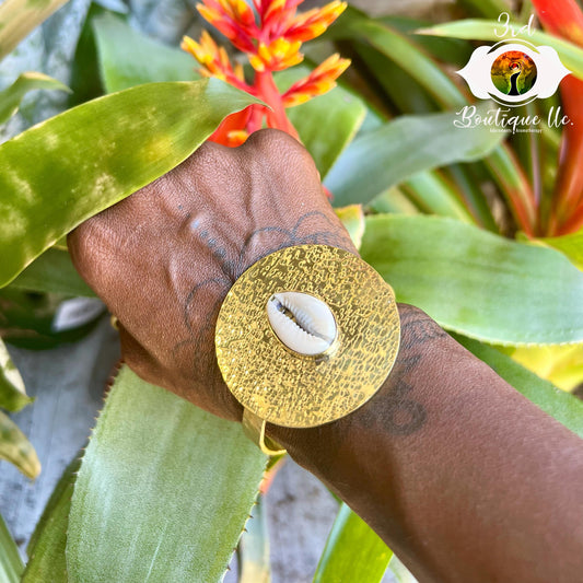 Cowrie Shell Disc Bracelet